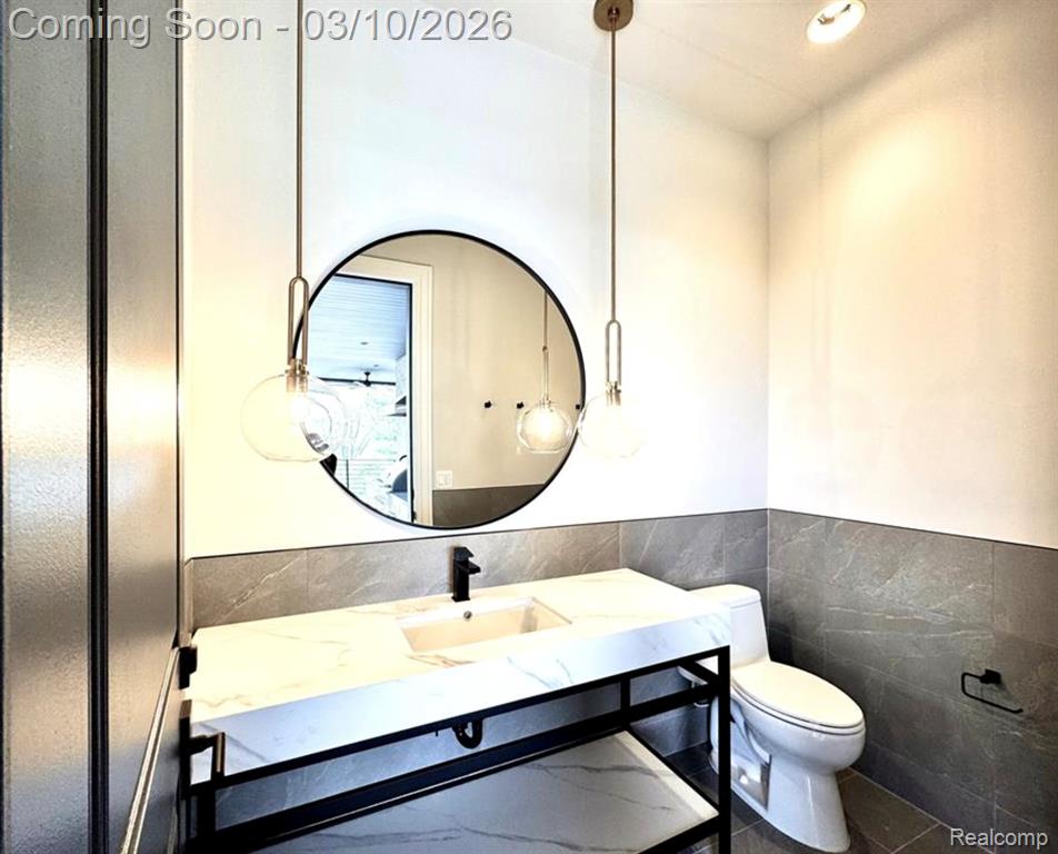 3281 Chickering Lane, Bloomfield Hills, MI 48302 — Photo 42