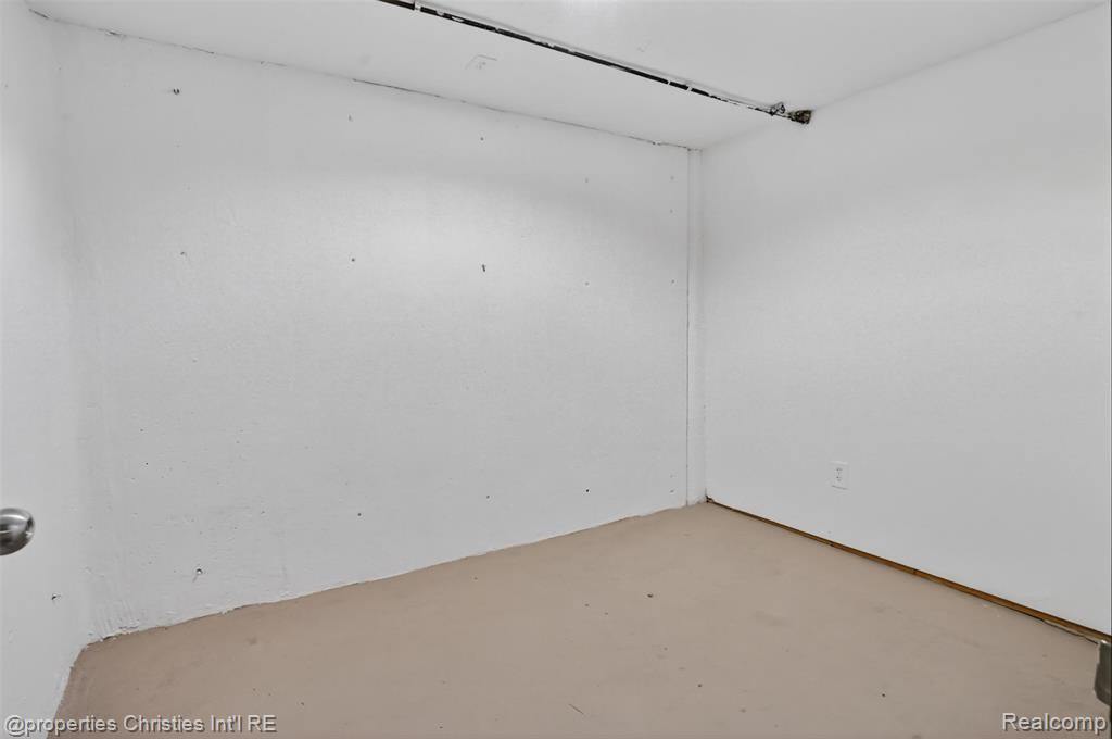 720 Manordale Court, Milford, MI 48381 — Photo 26