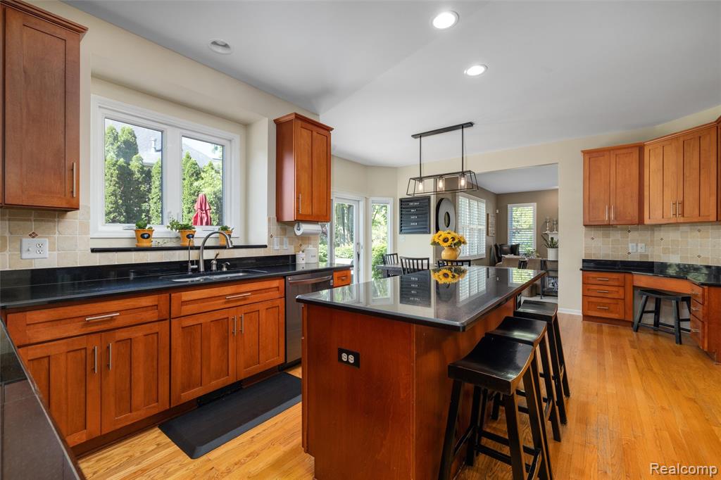 4617 Waterbury Drive, Clarkston, MI 48348 — Photo 9