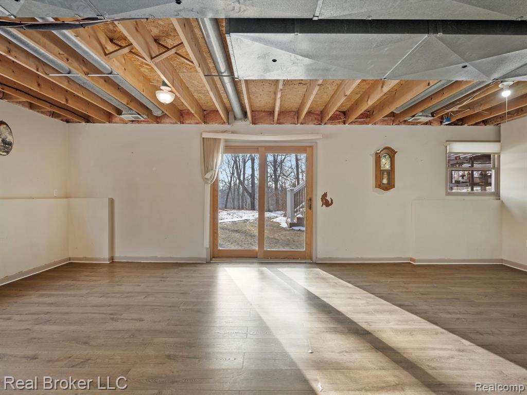 680 CRESCENT Court, Ortonville, MI 48462 — Photo 21
