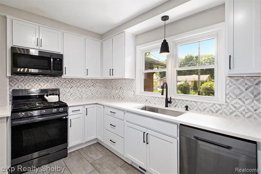 8873 S Main Street, Plymouth, MI 48170 — Photo 9