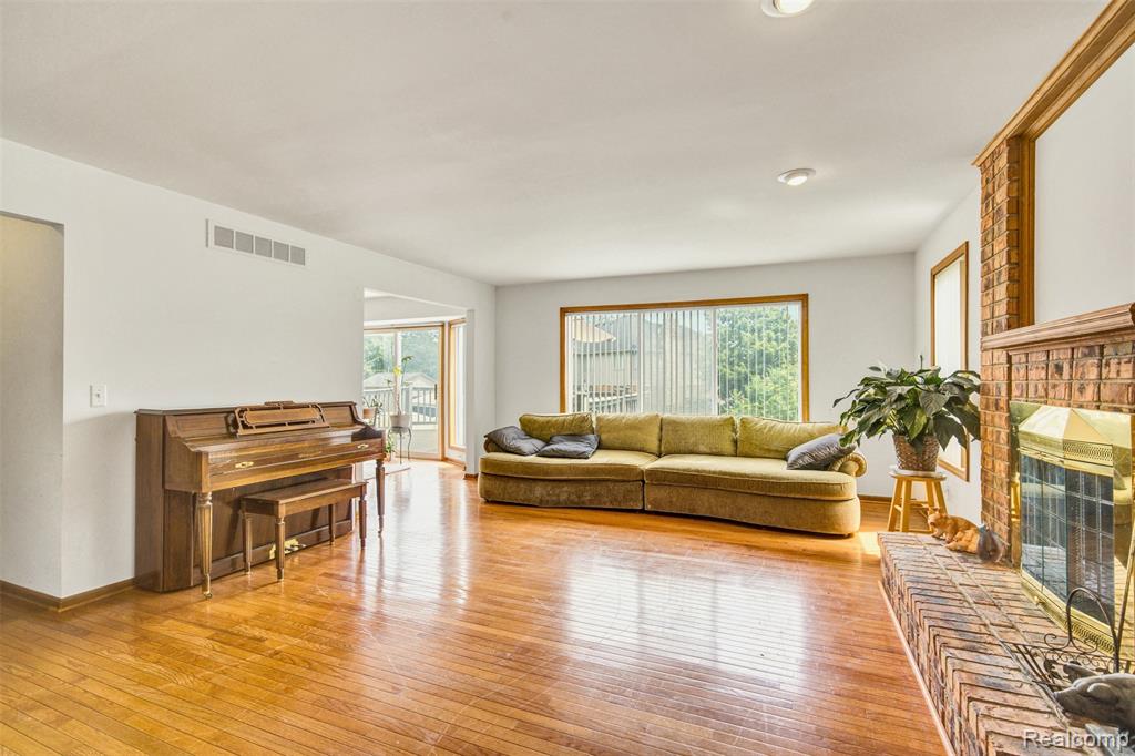 6942 Norton Drive, Troy, MI 48085 — Photo 16