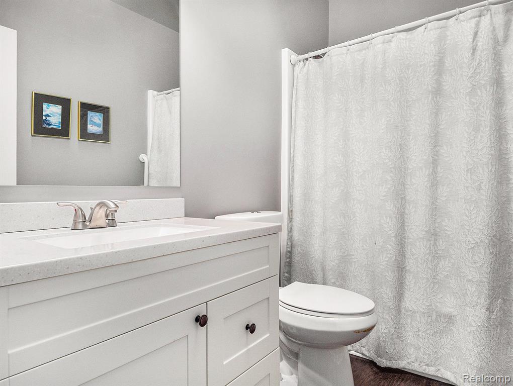 6356 Squire Lake Drive, Flushing, MI 48433 — Photo 9