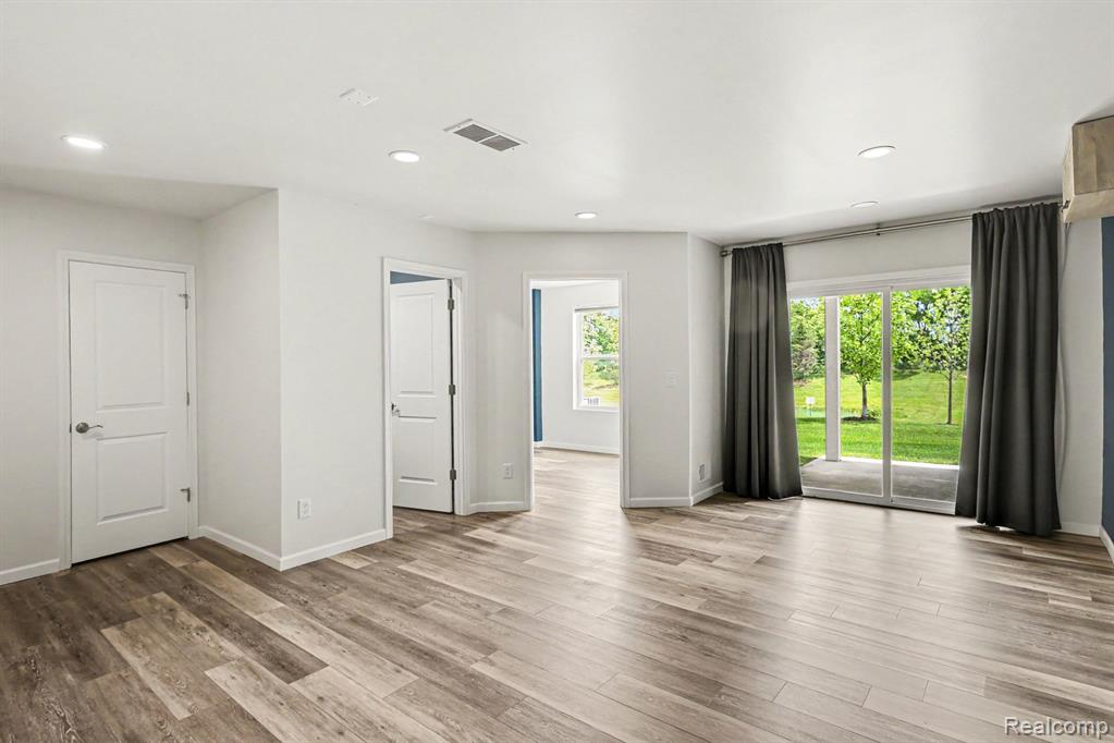4871 Broomfield Way, Lake Orion, MI — Photo 22