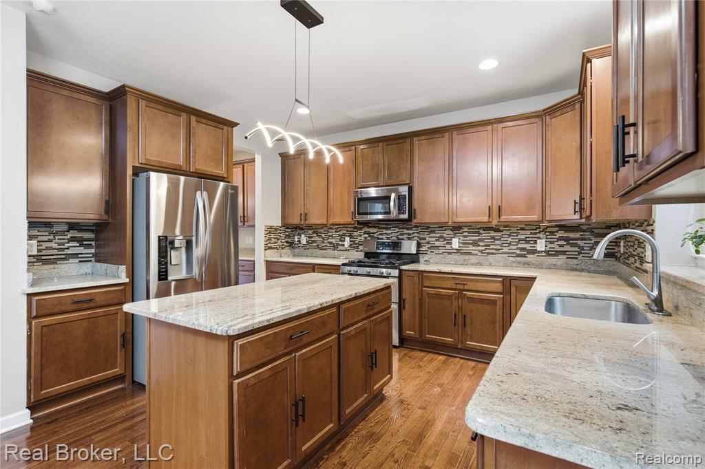 26978 Maxwell Court, Novi, MI — Photo 8