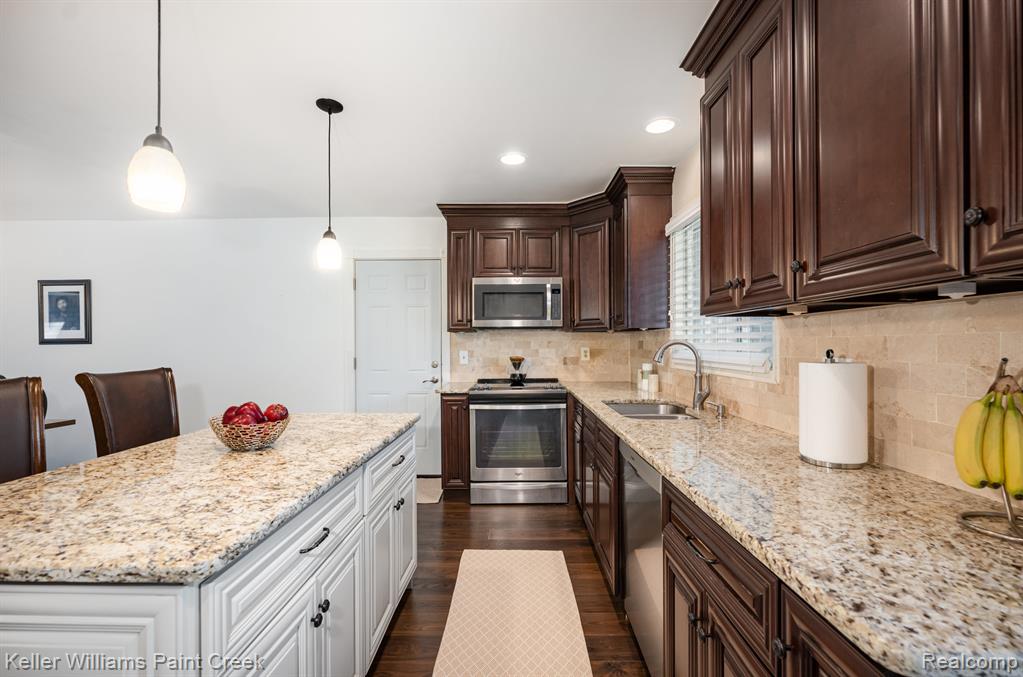 6545 Post Oak Drive, West Bloomfield, MI — Photo 8