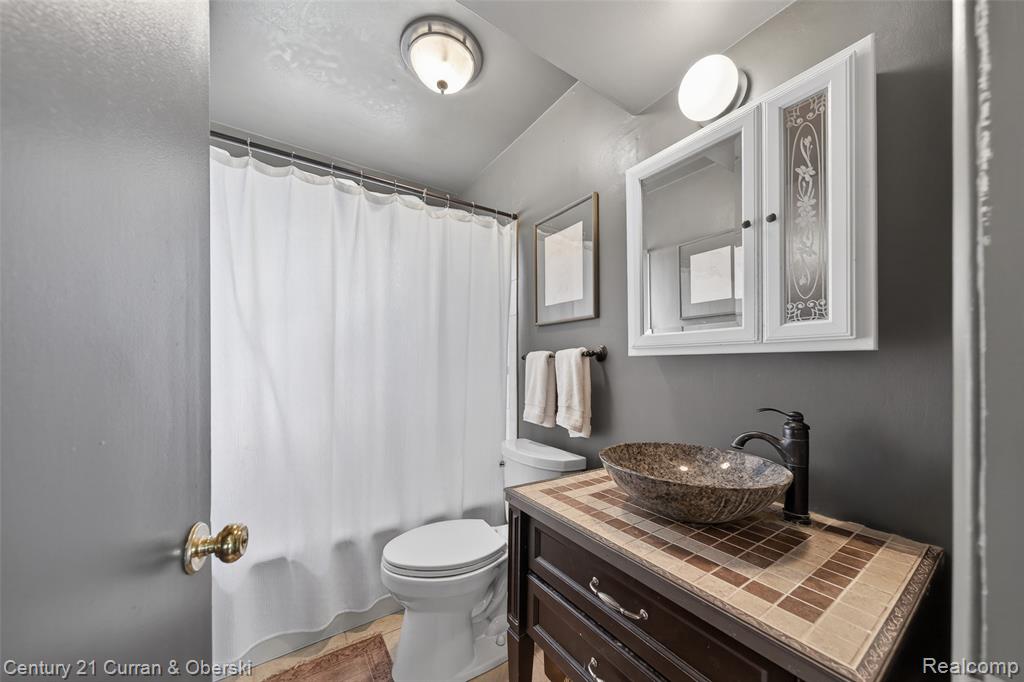 725 S Manitou Avenue, Clawson, MI — Photo 25
