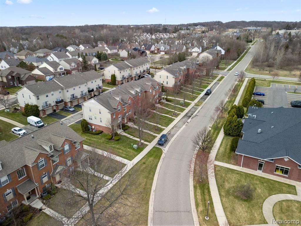 6335 Waldon Center Drive, Unit #16, Clarkston, MI — Photo 34