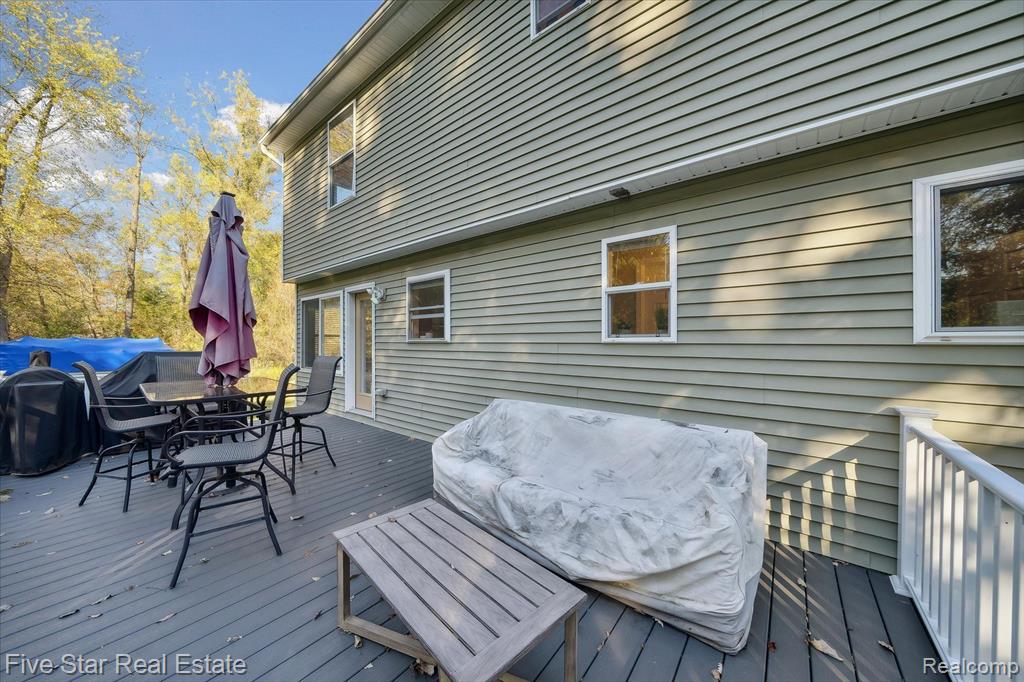 490 CLAYBURN Boulevard, Waterford, MI 48327 — Photo 36