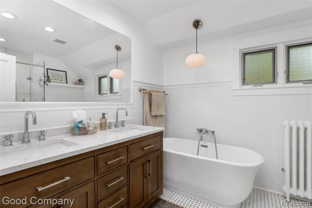 641 W WOODLAND Street, Ferndale, MI 48220 — Photo 32
