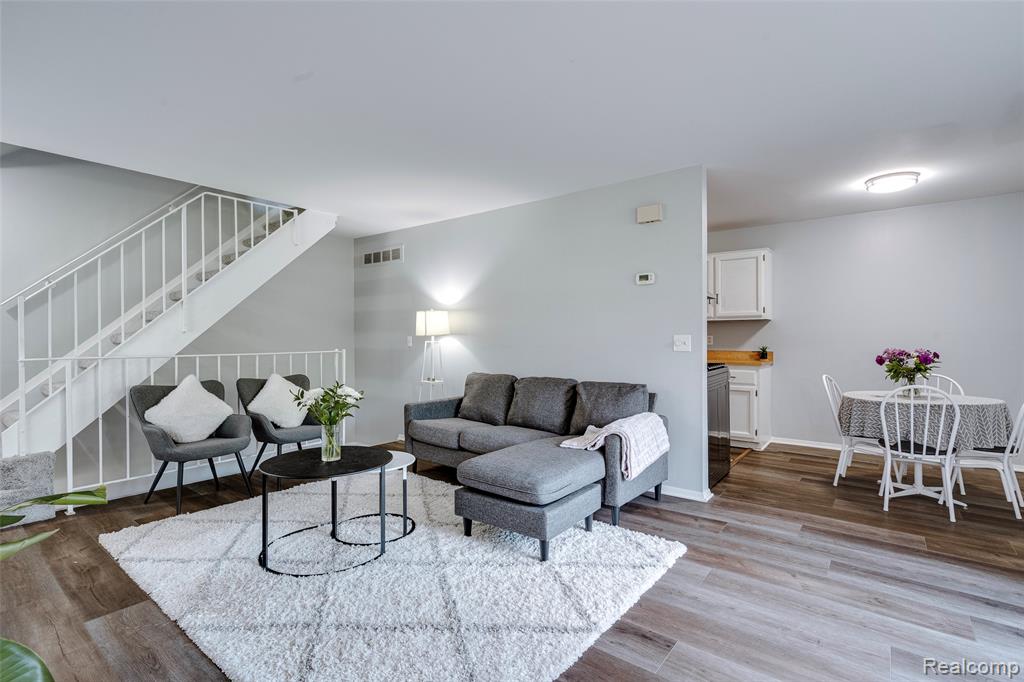 23404 N Rockledge, Novi, MI — Photo 5