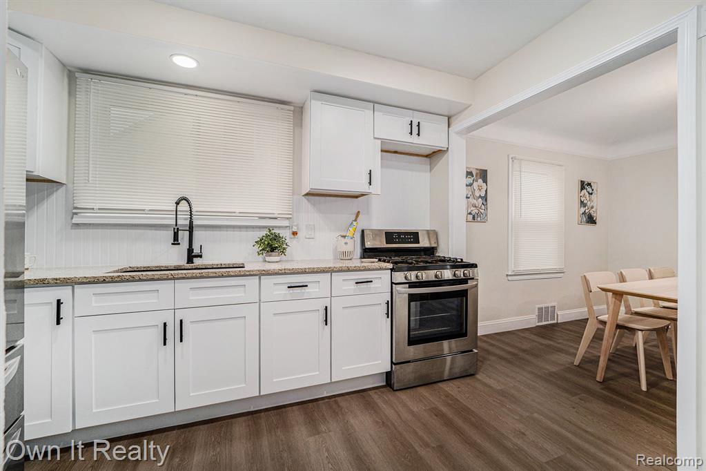 7420 Memorial Avenue, Dearborn, MI 48228 — Photo 13