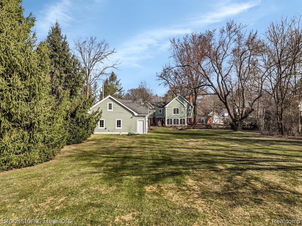 7585 LILAC Court, West Bloomfield, MI 48324 — Photo 46