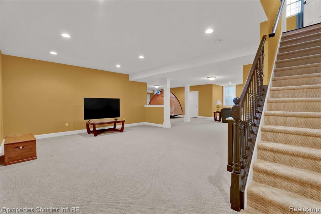 17248 CRESTBROOK Drive, Northville, MI 48168 — Photo 48