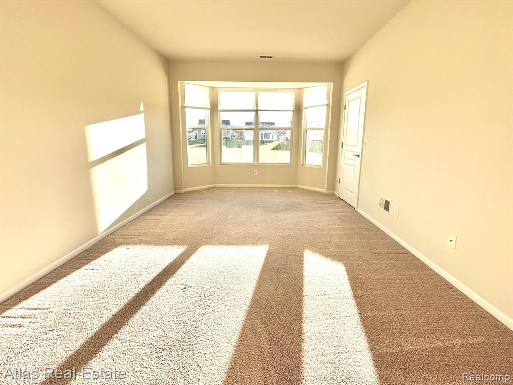9378 SAND HILL Drive, Grand Blanc, MI 48439 — Photo 14