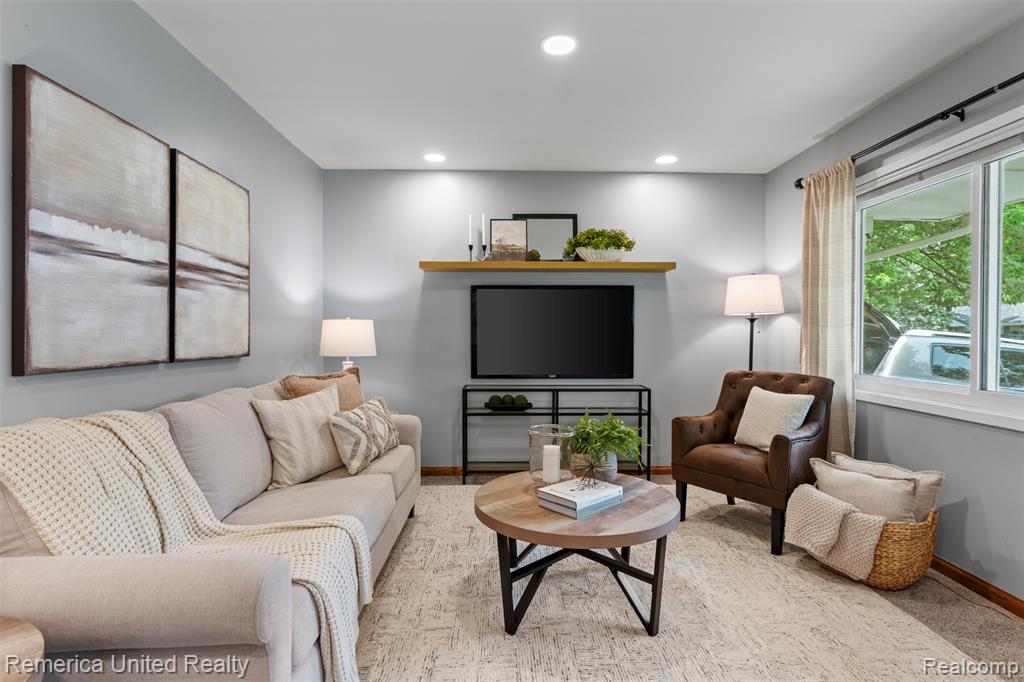 569 Lyon Boulevard, South Lyon, MI 48178 — Photo 5