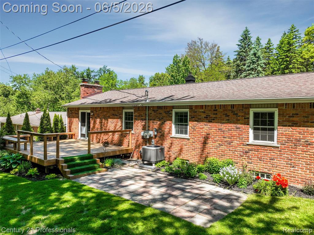 4921 Huron Drive, Clarkston, MI 48348 — Photo 43