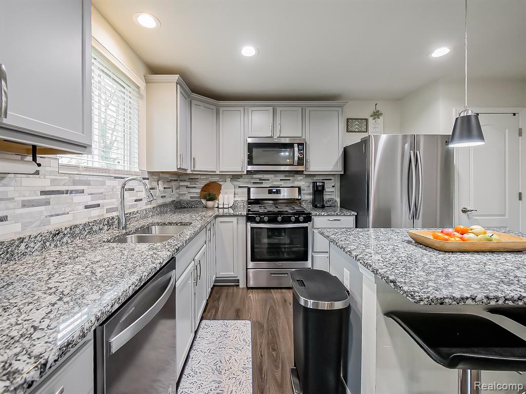 8640 Quincy Drive, Westland, MI — Photo 5