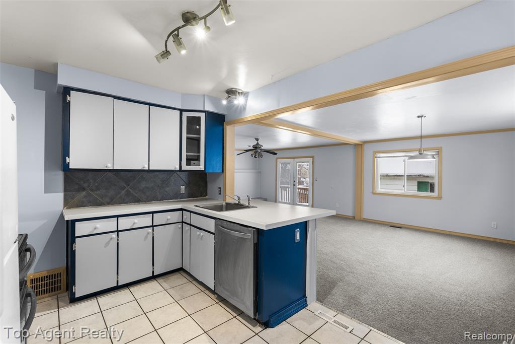4948 Howe Road, Wayne, MI 48184 — Photo 13