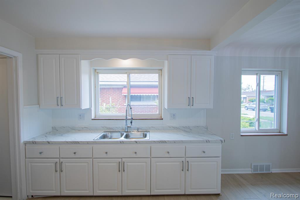 6742 Buhr Street, Hamtramck, MI 48212 — Photo 16