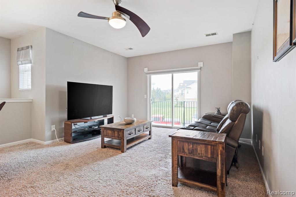 10086 RIDGE RUN Street, 36, Howell, MI 48855 — Photo 4