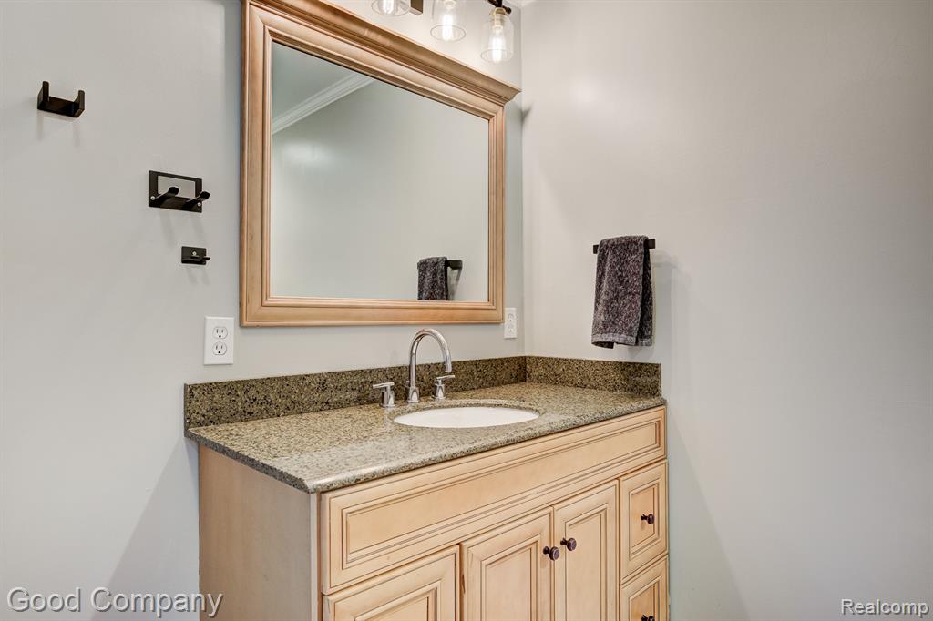 50210 Cedargrove Road, Shelby Twp, MI 48317 — Photo 38