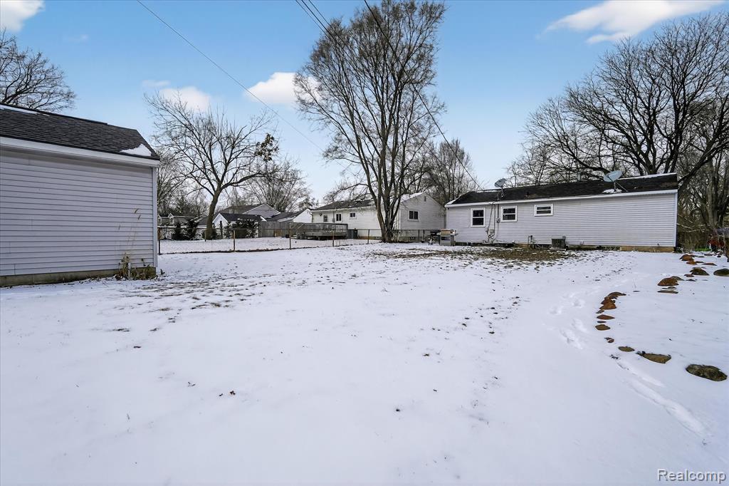 743 Dunreath Street, Walled Lake, MI 48390 — Photo 36