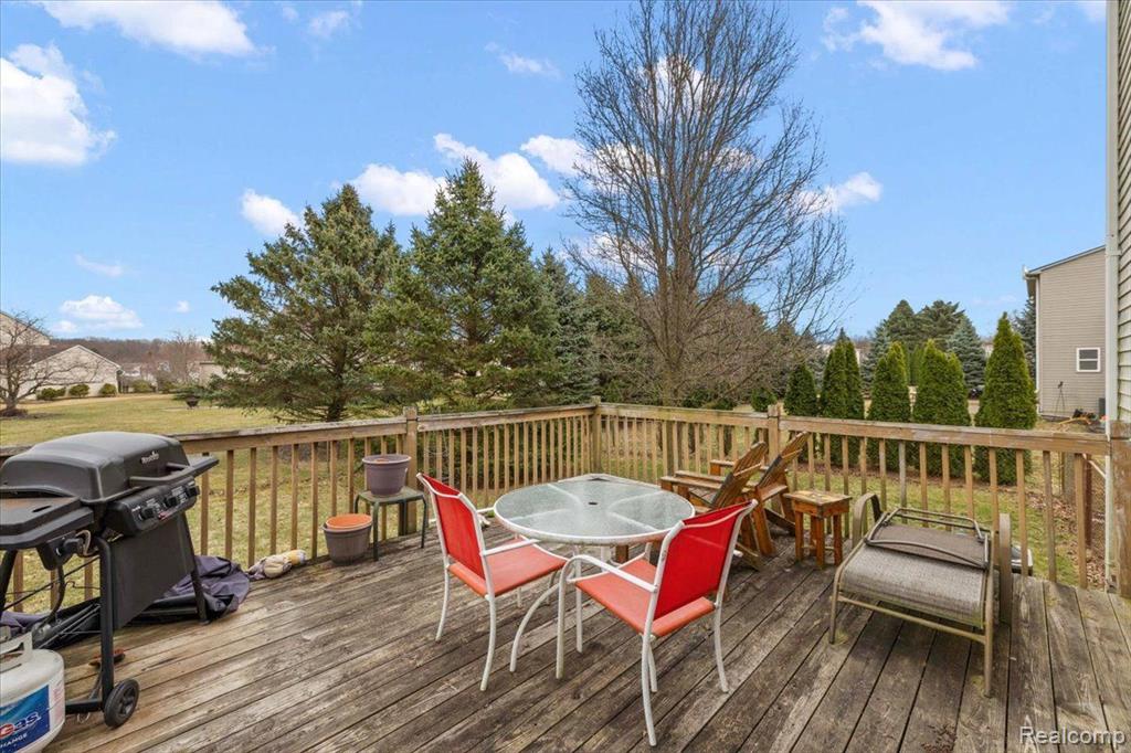 8964 SUNFLOWER, Whitmore Lake, MI 48189 — Photo 12