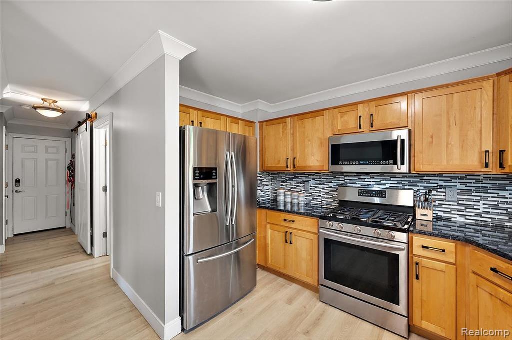 48037 Lafayette Drive, Macomb, MI 48044 — Photo 17