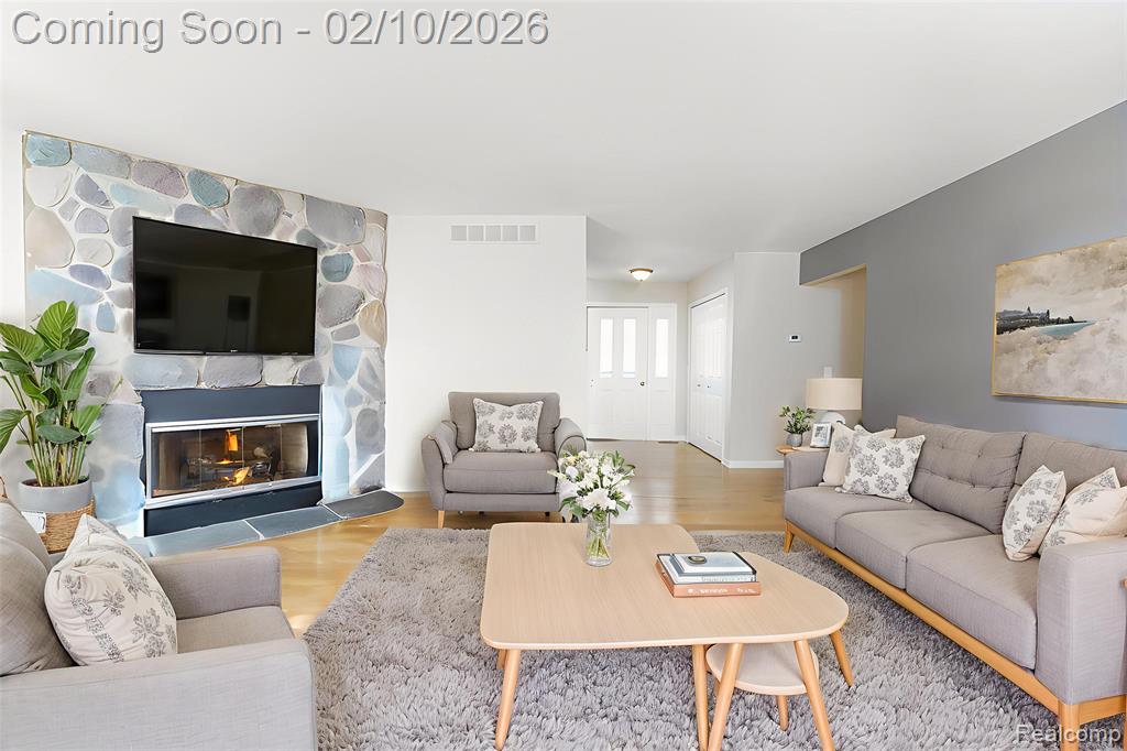 11651 Earl Street, Pinckney, MI, 48169