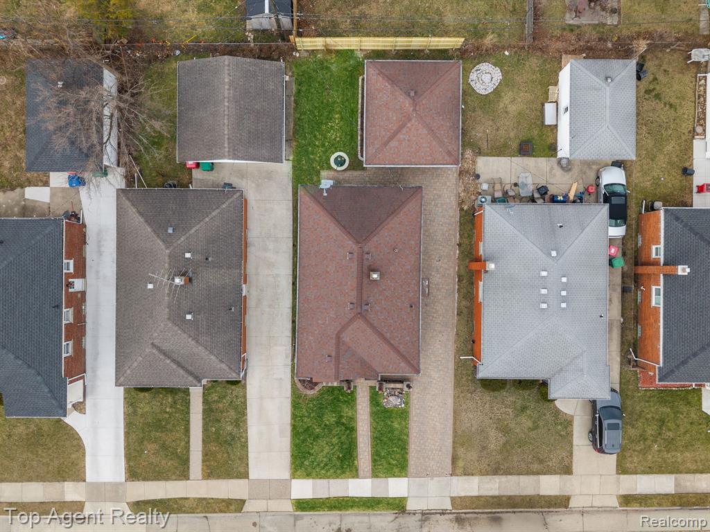 18027 Curtain Avenue, Eastpointe, MI 48021 — Photo 40
