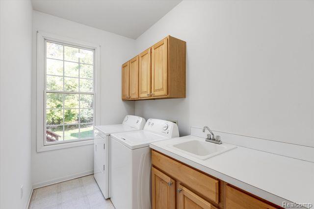 7567 WINDGATE Circle, West Bloomfield, MI 48323 — Photo 35