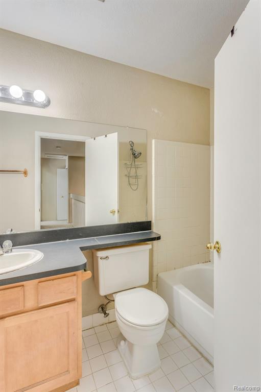 24547 PRIMROSE Lane, Southfield, MI 48033 — Photo 18