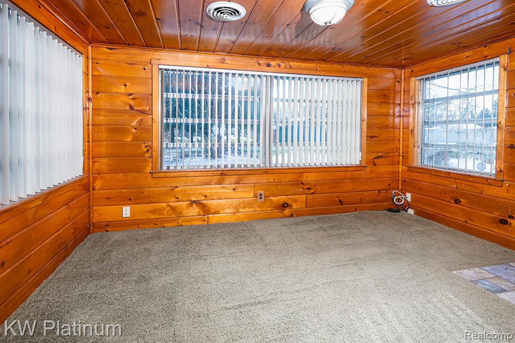 541 Cloverlawn Street, East China, MI — Photo 17