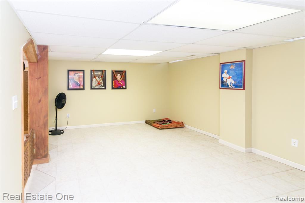 4088 PARKSTONE Court, Troy, MI 48098 — Photo 84