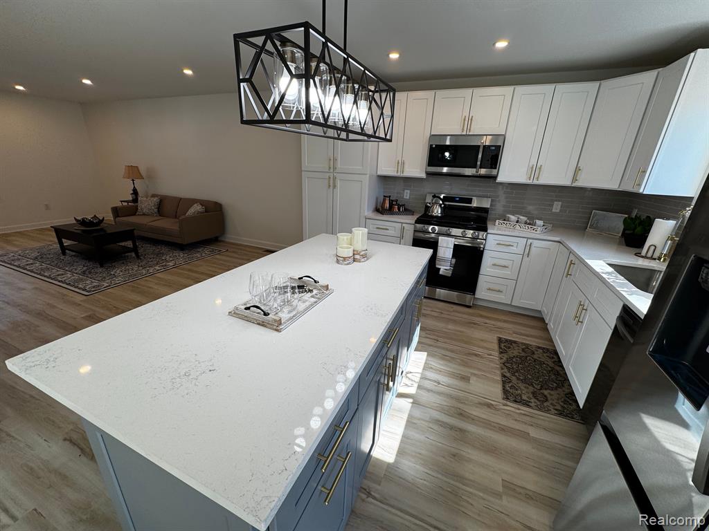 520 E EVELYN Avenue, Hazel Park, MI 48030 — Photo 14