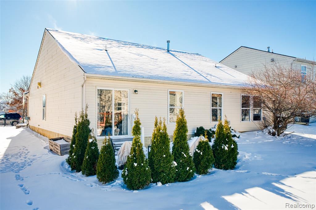 8580 Fox River Drive, Fowlerville, MI 48836 — Photo 26