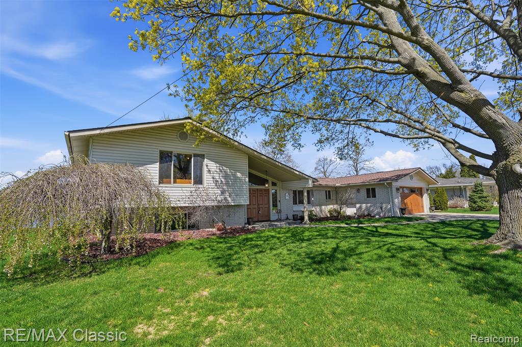 547 Deer Run, White Lake, MI — Photo 5
