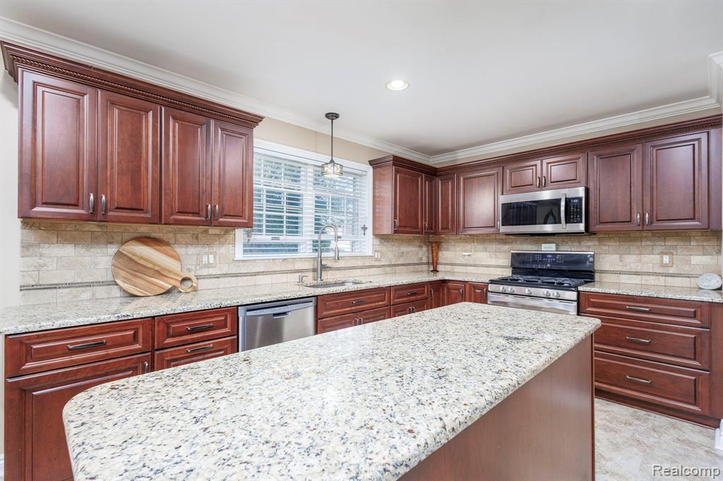 48200 Burton Drive, Shelby Twp, MI 48317 — Photo 8