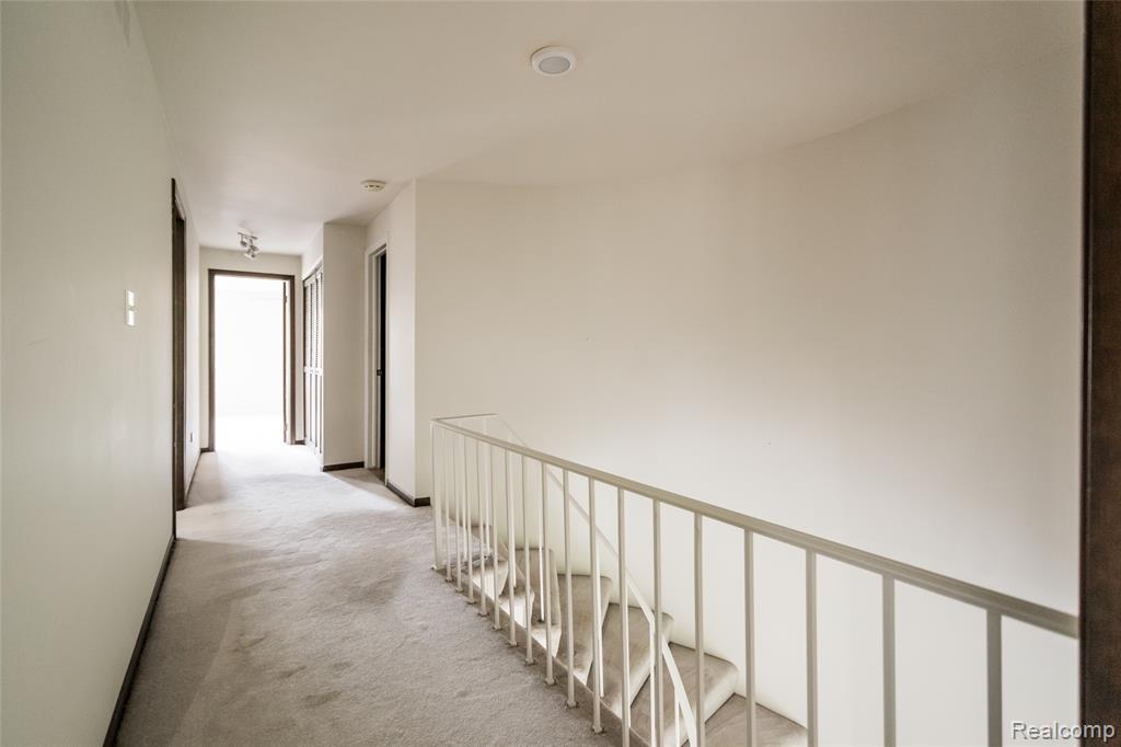 7118 Pebble Park Drive, West Bloomfield, MI — Photo 35