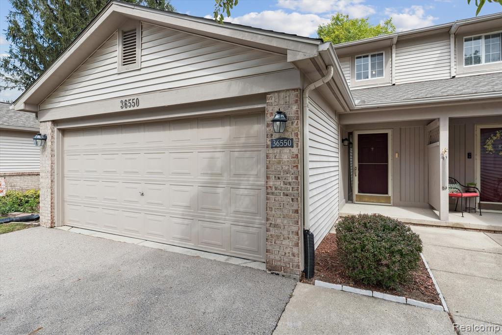36550 Deerhurst S, Westland, MI — Photo 2