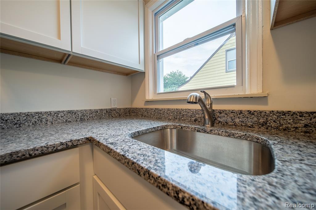 438 Ford Boulevard, Lincoln Park, MI 48146 — Photo 13
