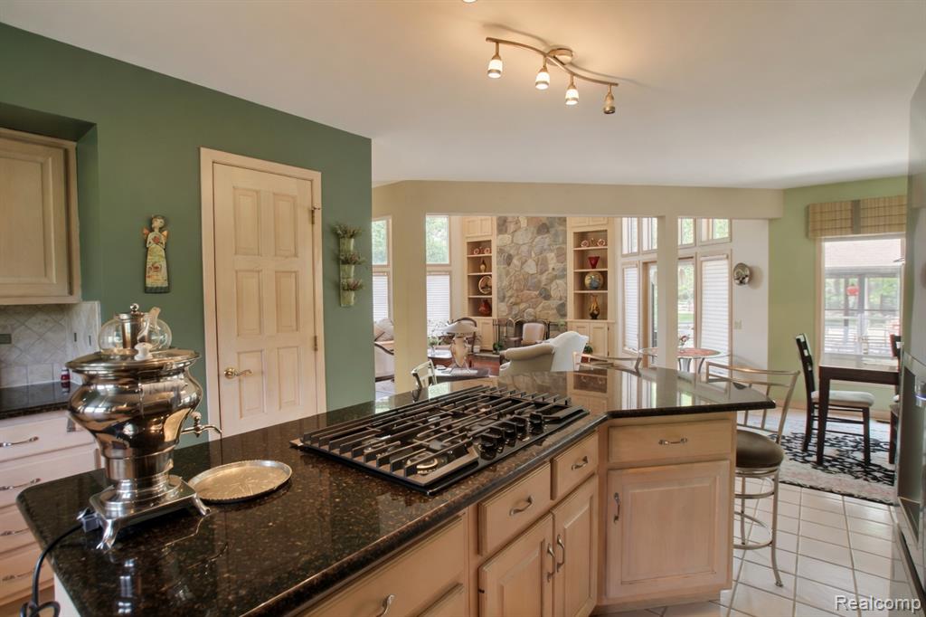 1305 Kings Pointe Road, Grand Blanc, MI 48439 — Photo 34