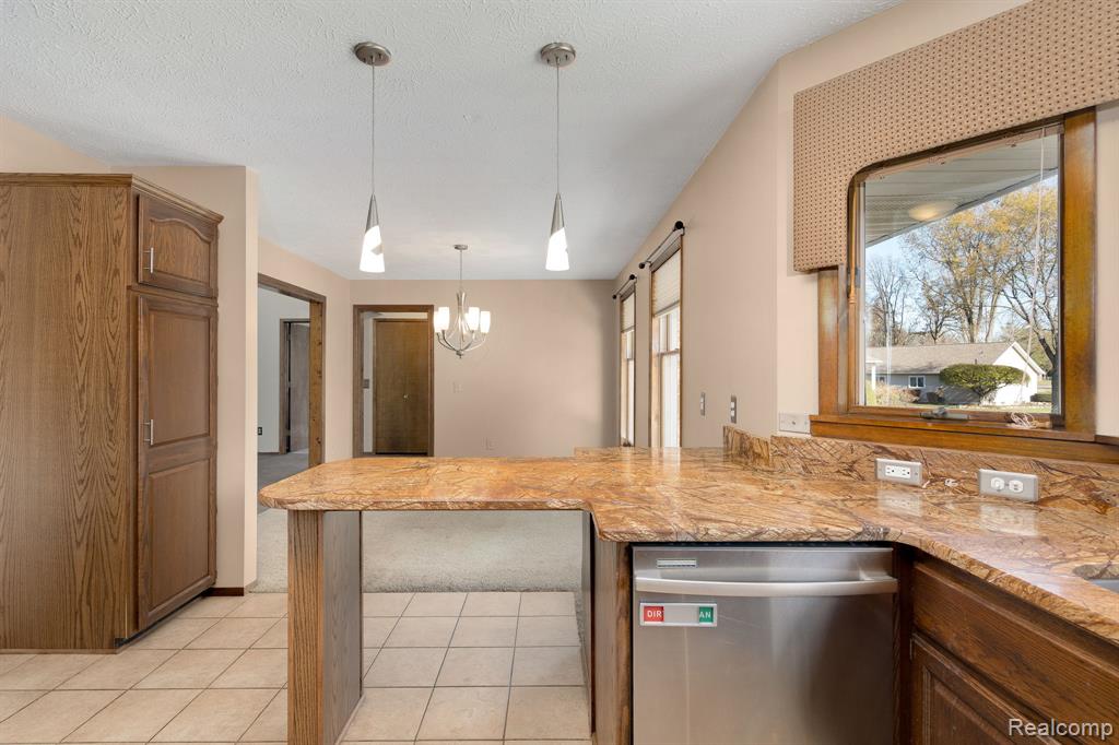 9721 Klais Road, Clarkston, MI 48348 — Photo 17