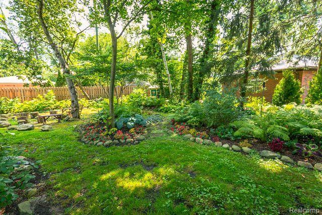 8642 HENDRIE Boulevard, Huntington Woods, MI — Photo 47