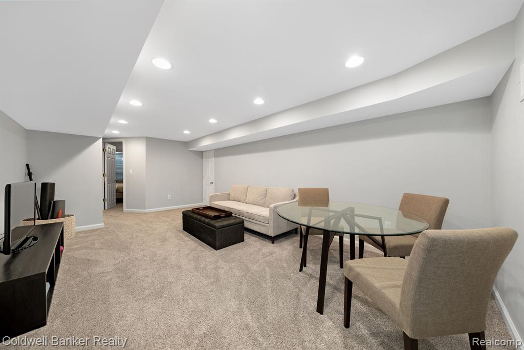 596 S GLENHURST Drive, Birmingham, MI 48009 — Photo 19
