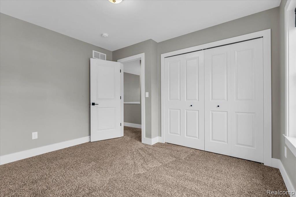 705 WHITCOMB Avenue, Royal Oak, MI 48073 — Photo 28