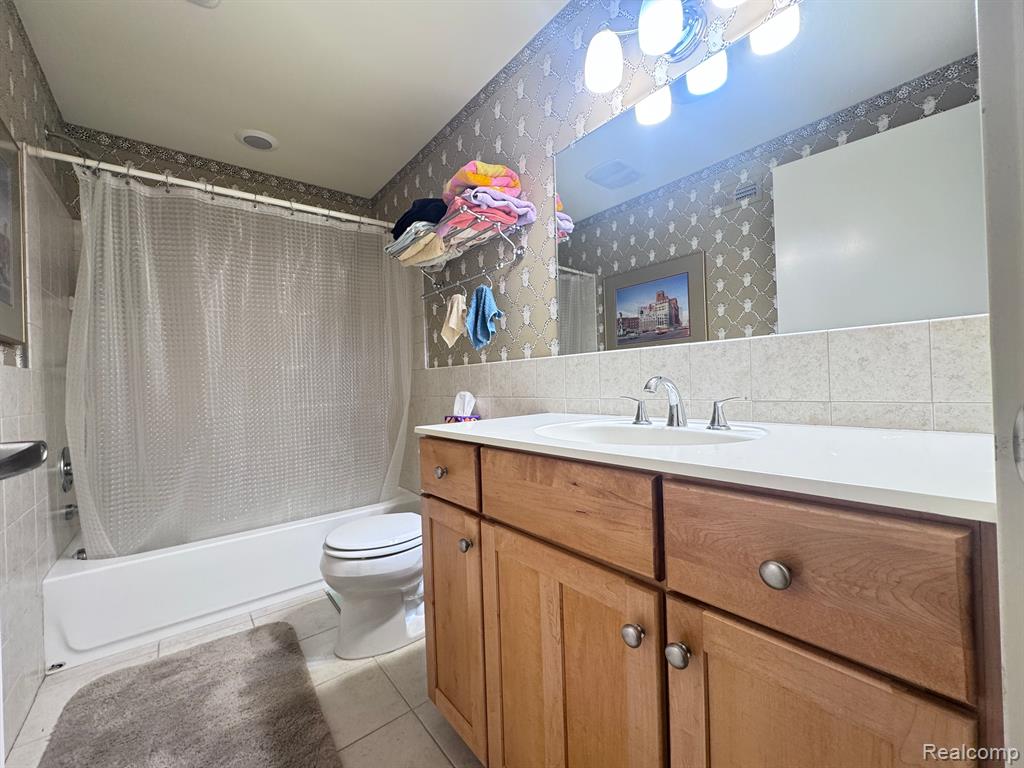674 W 11 MILE Road, Royal Oak, MI 48067 — Photo 20