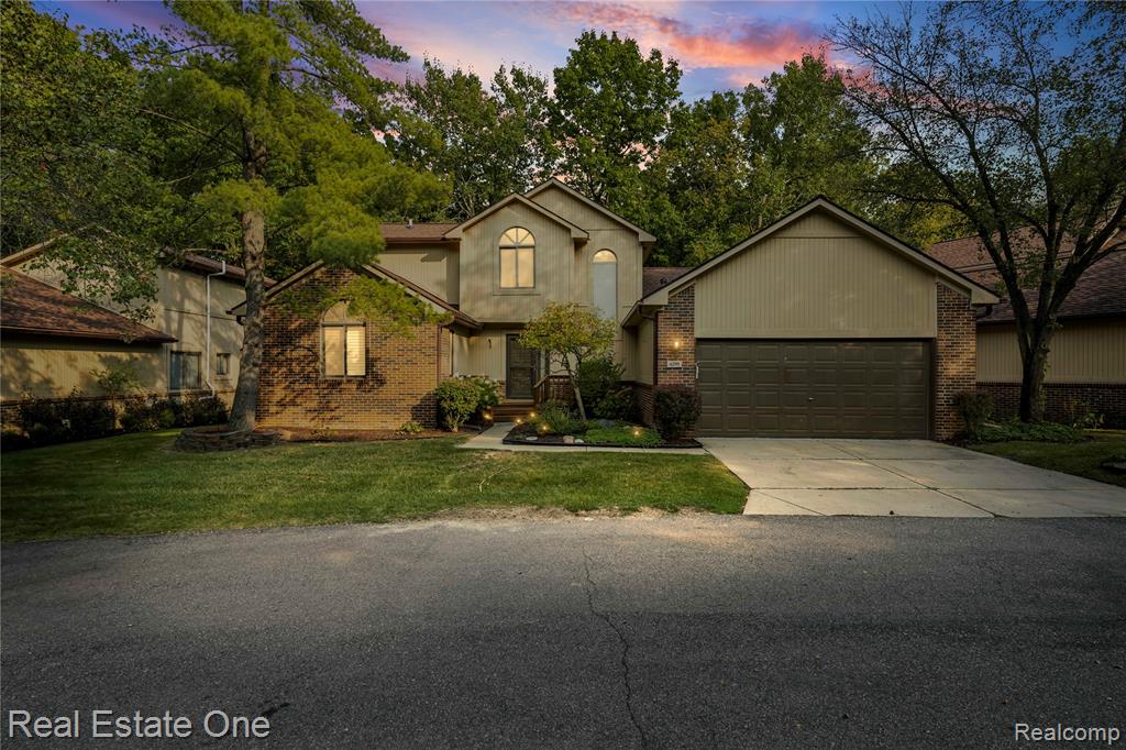 6291 Pheasant Run, West Bloomfield, MI — front exterior