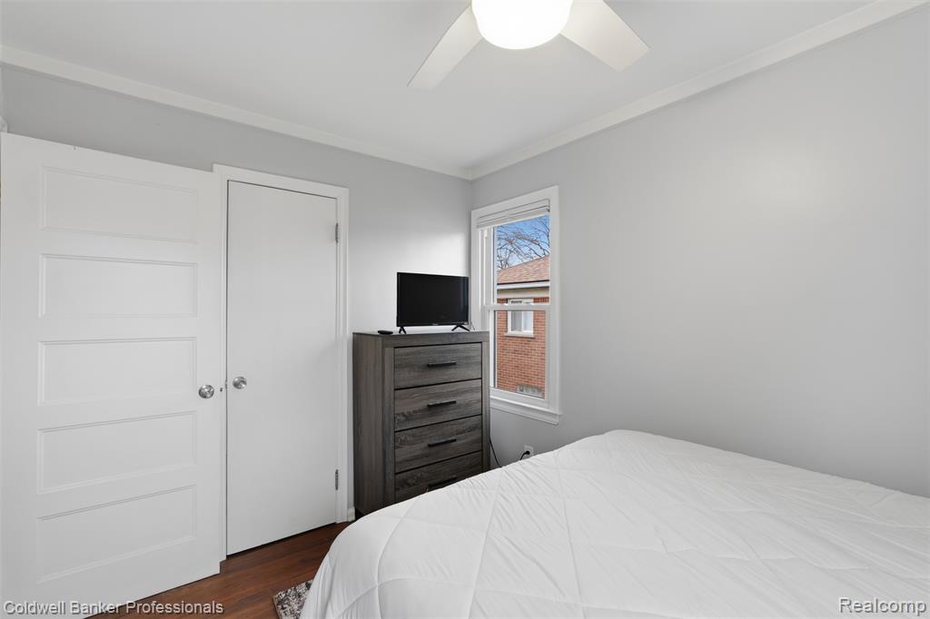 927 Montrose Avenue, Royal Oak, MI 48073 — Photo 14